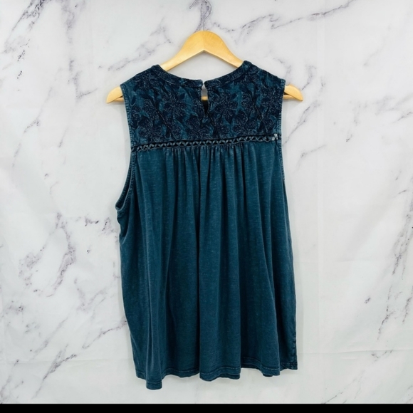 Lucky Brand High Neck Lace Sleeveless Top Distressed Blue - Picture 4 of 5